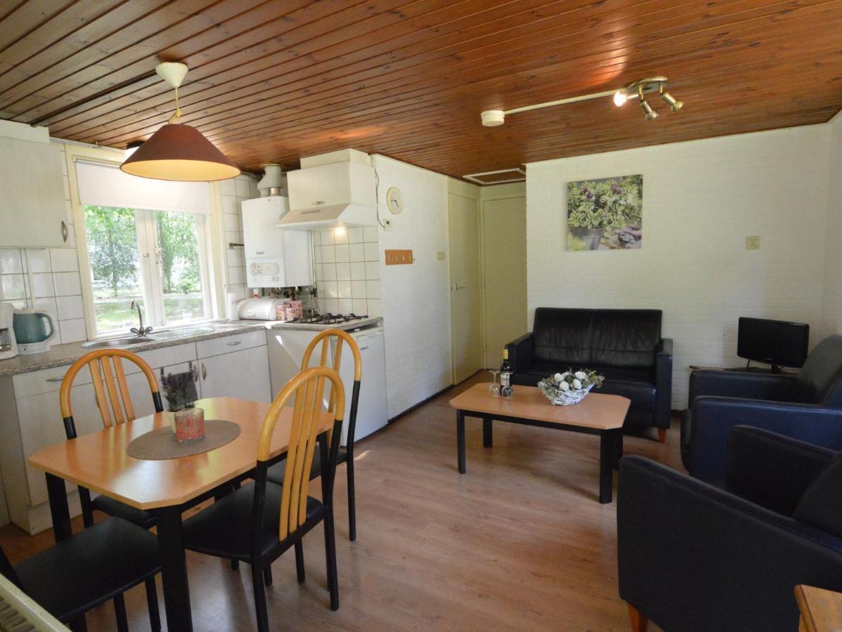 Detached Bungalow With Lovely Covered Terrace In A Nature Rich Holiday Park Stramproy 외부 사진