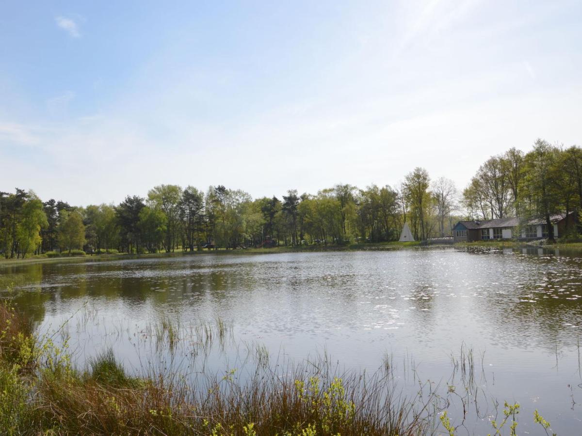 Detached Bungalow With Lovely Covered Terrace In A Nature Rich Holiday Park Stramproy 외부 사진