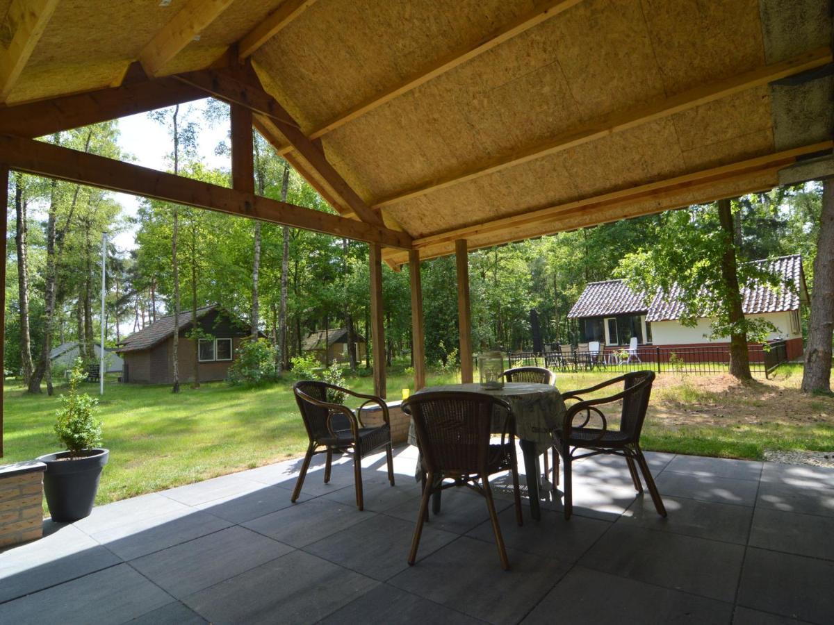 Detached Bungalow With Lovely Covered Terrace In A Nature Rich Holiday Park Stramproy 외부 사진